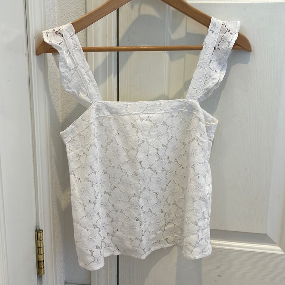 Pretty white top